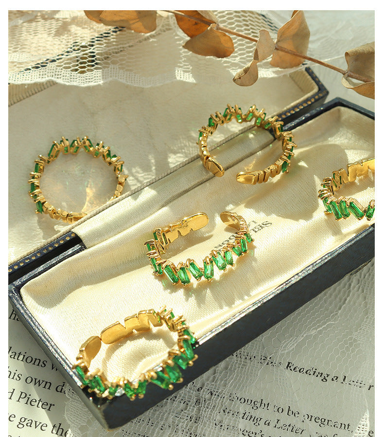 ADJUSTABLE GREEN STONE RING WITH OPENING