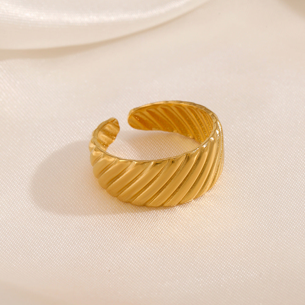 ADJUSTABLE CROISSANT RING