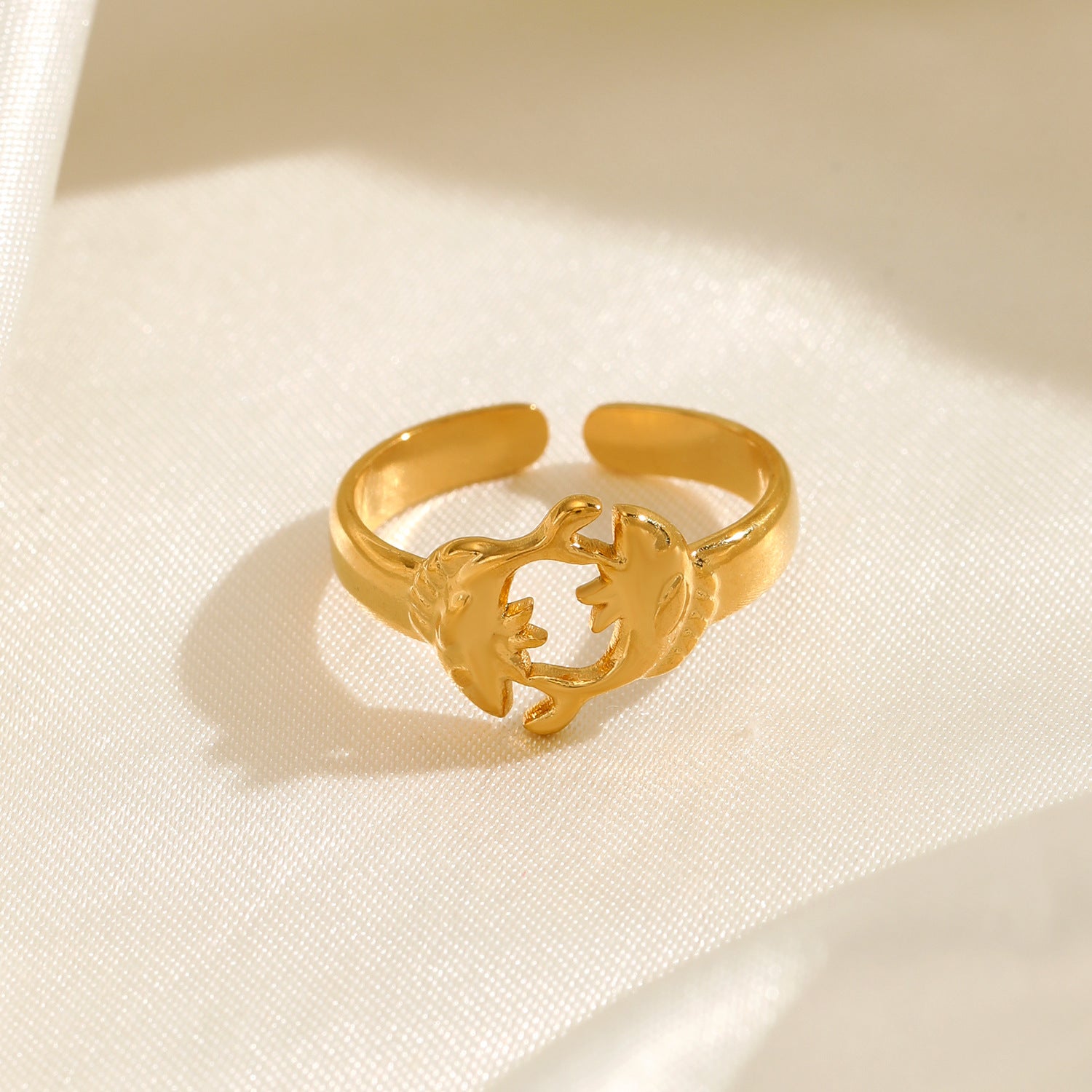 ADJUSTABLE GOLDEN CARP FISH RING