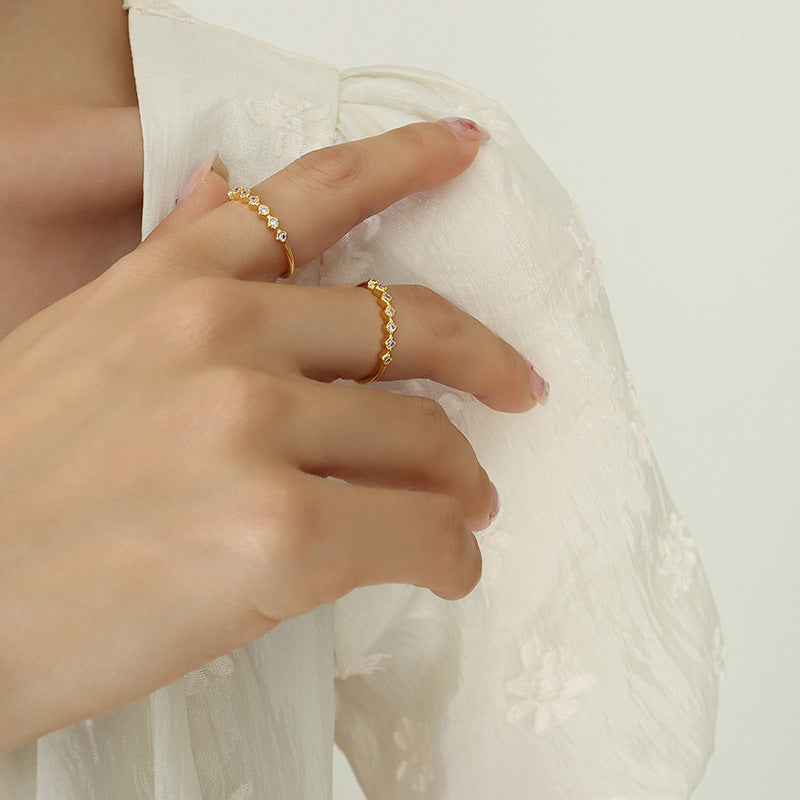 ADJUSTABLE RING WITH ADJUSTABLE OPENING