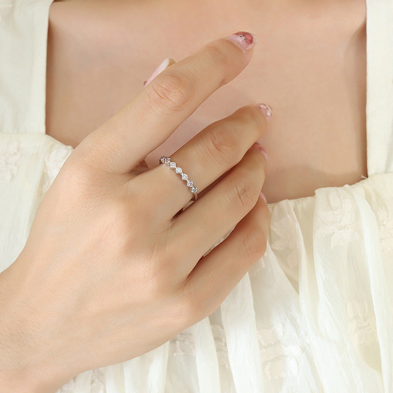 ADJUSTABLE RING WITH ADJUSTABLE OPENING