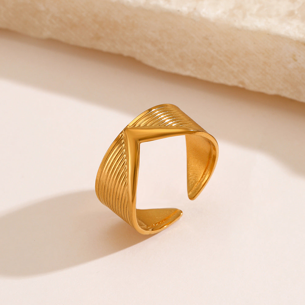 ADJUSTABLE V-SHAPED RING