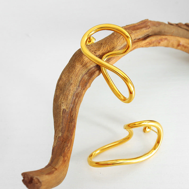 ALIEN SURROUNDING EARRINGS