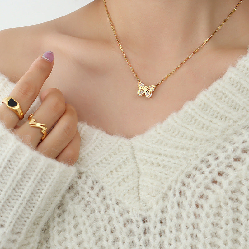 BUTTERFLY PENDANT NECKLACE
