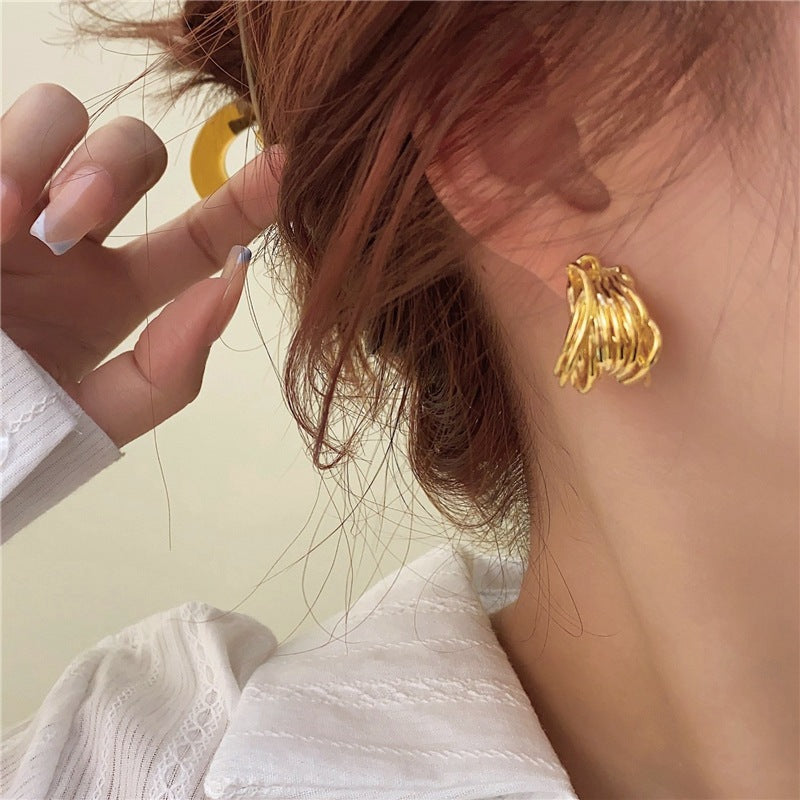 C-SHAPED NICHE METAL EARRINGS