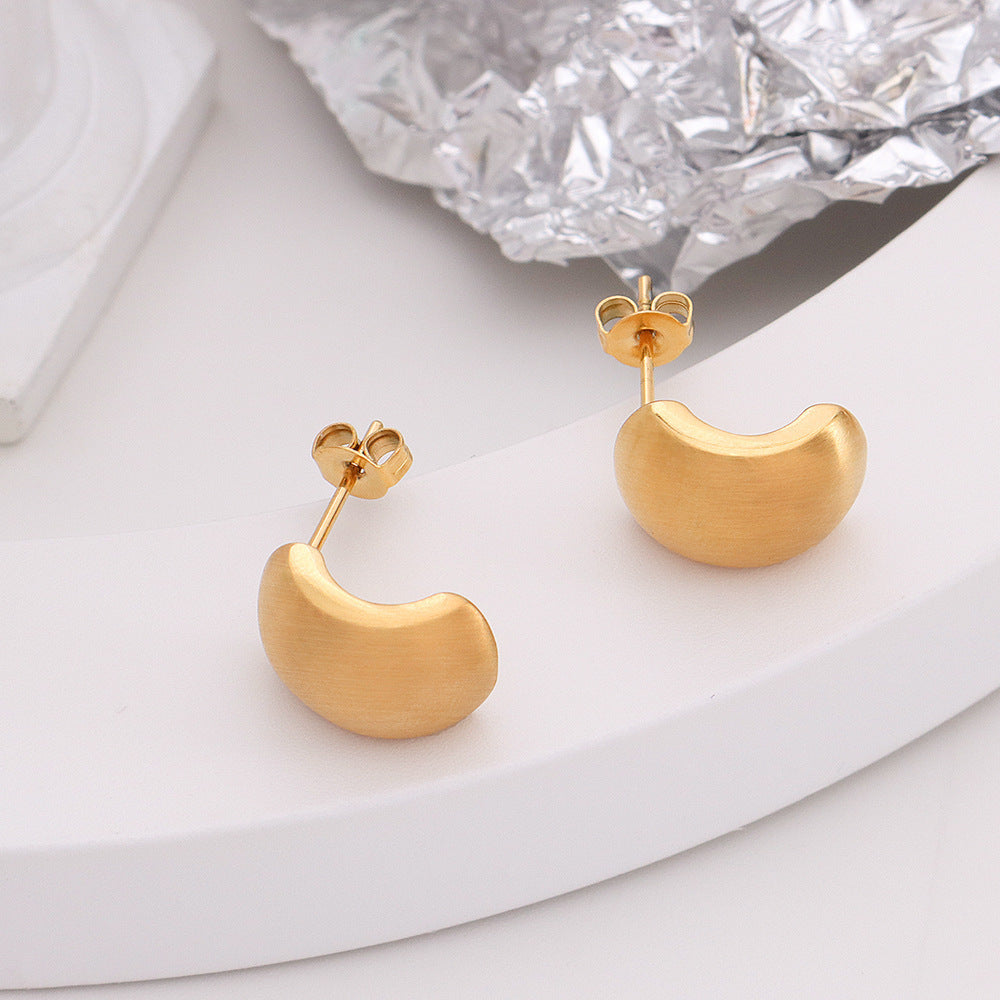 C-SHAPED EARRINGS
