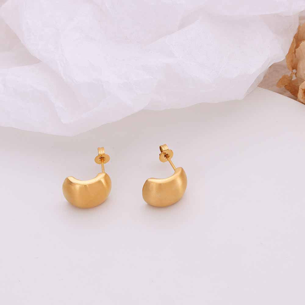 C-SHAPED EARRINGS
