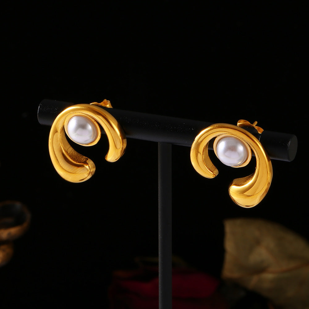 C-SHAPED PEARL STUDDED EARRINGS