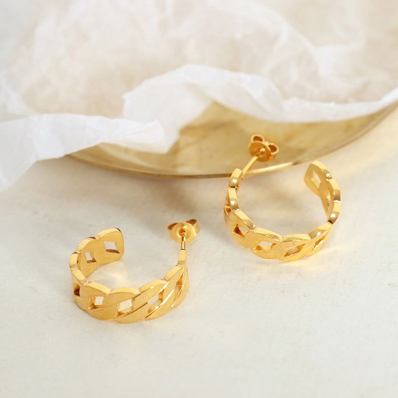 CHAIN STYLE C SHAPED EARRINGS