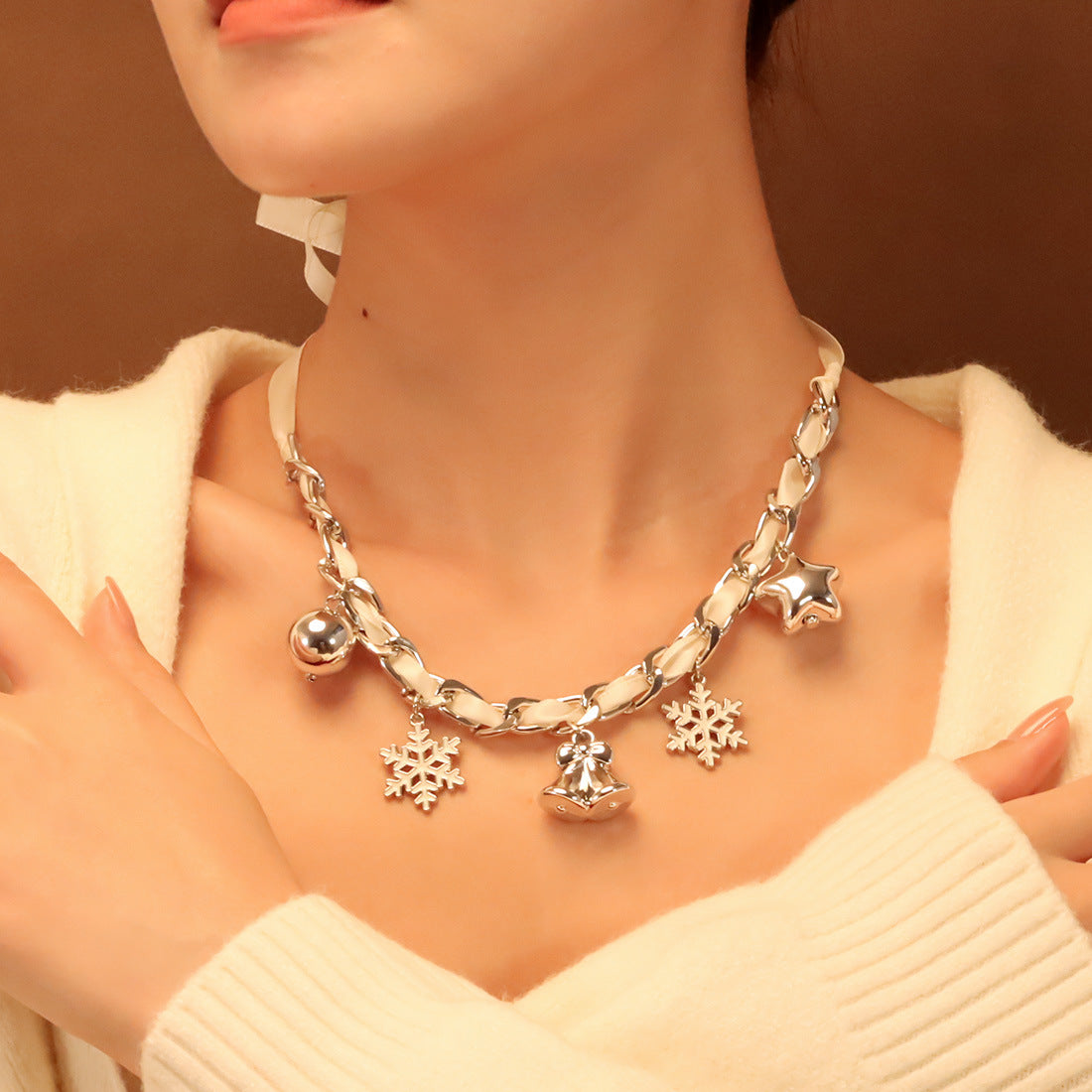 CHRISTMAS GIFT SNOWFLAKE SANTA CLAUS PENDANT CREATIVE NECKLACE