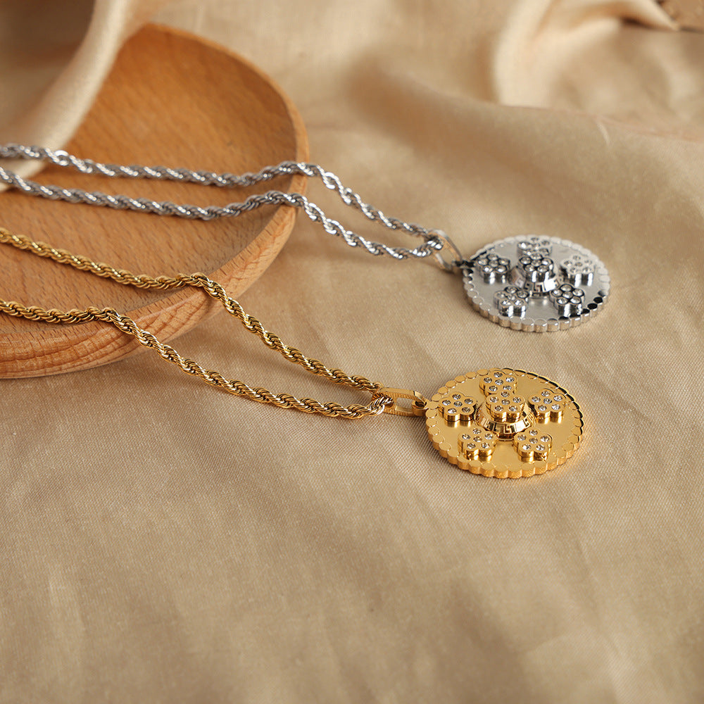 CIRCULAR PENDANT NECKLACE