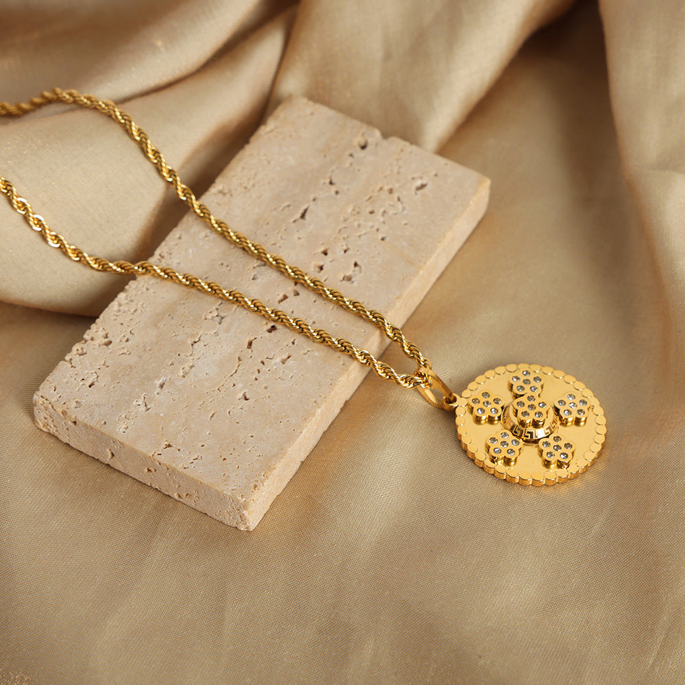 CIRCULAR PENDANT NECKLACE