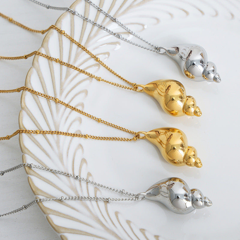 CONCH PENDANT NECKLACE