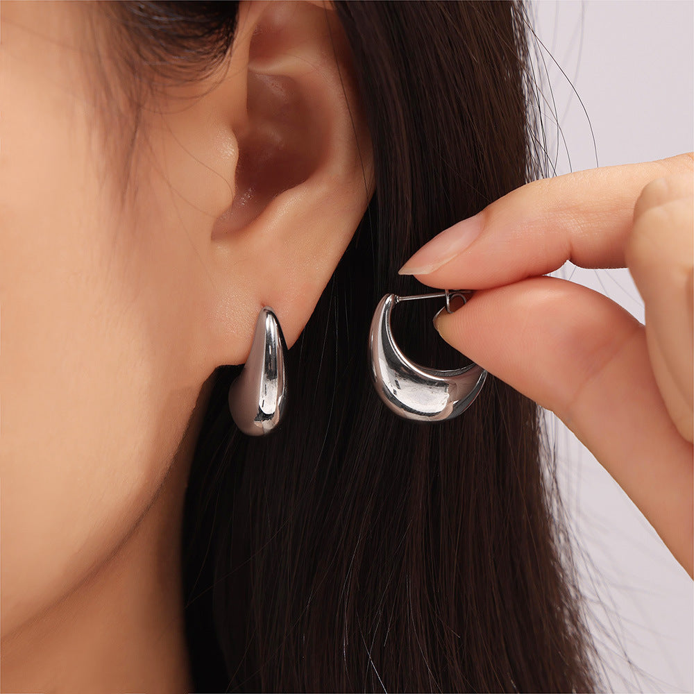 CRESCENT HOLLOW EARRINGS