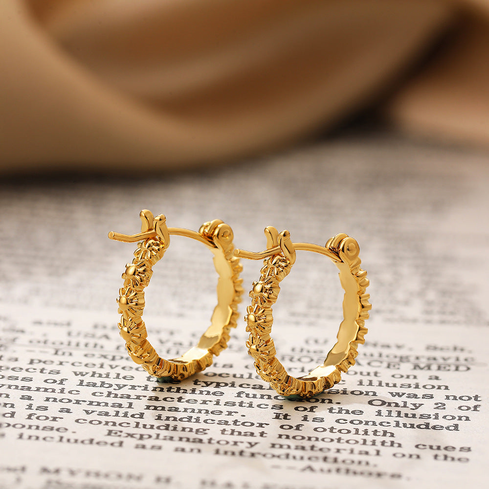 SMALL EAR BUCKLE EARRINGS