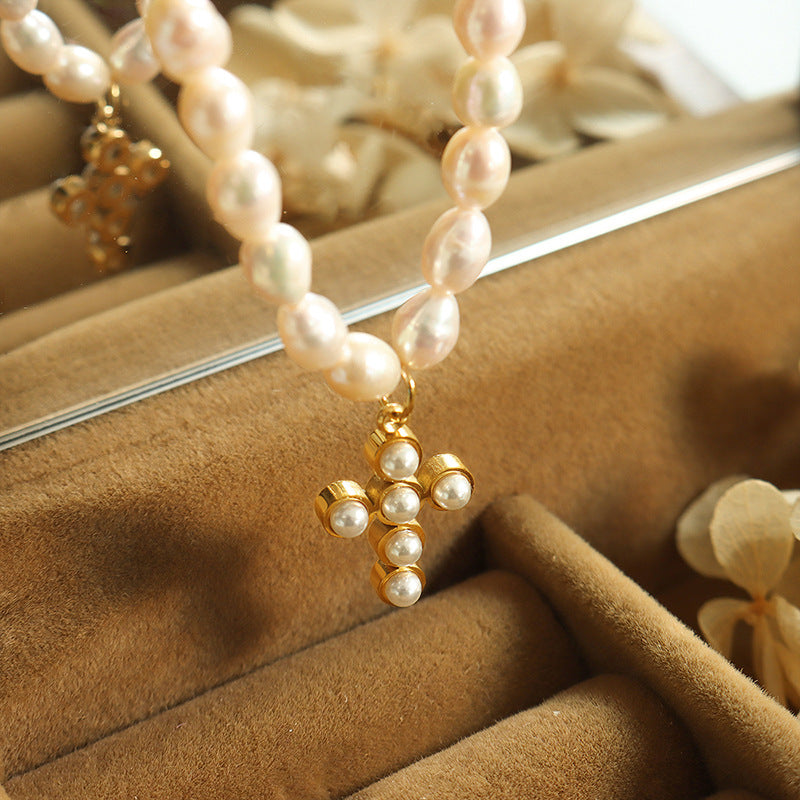 CROSS PENDANT PEARL NECKLACE