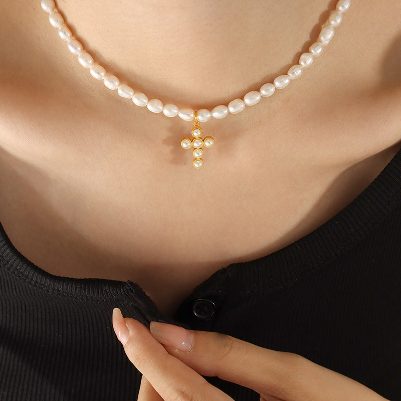 CROSS PENDANT PEARL NECKLACE