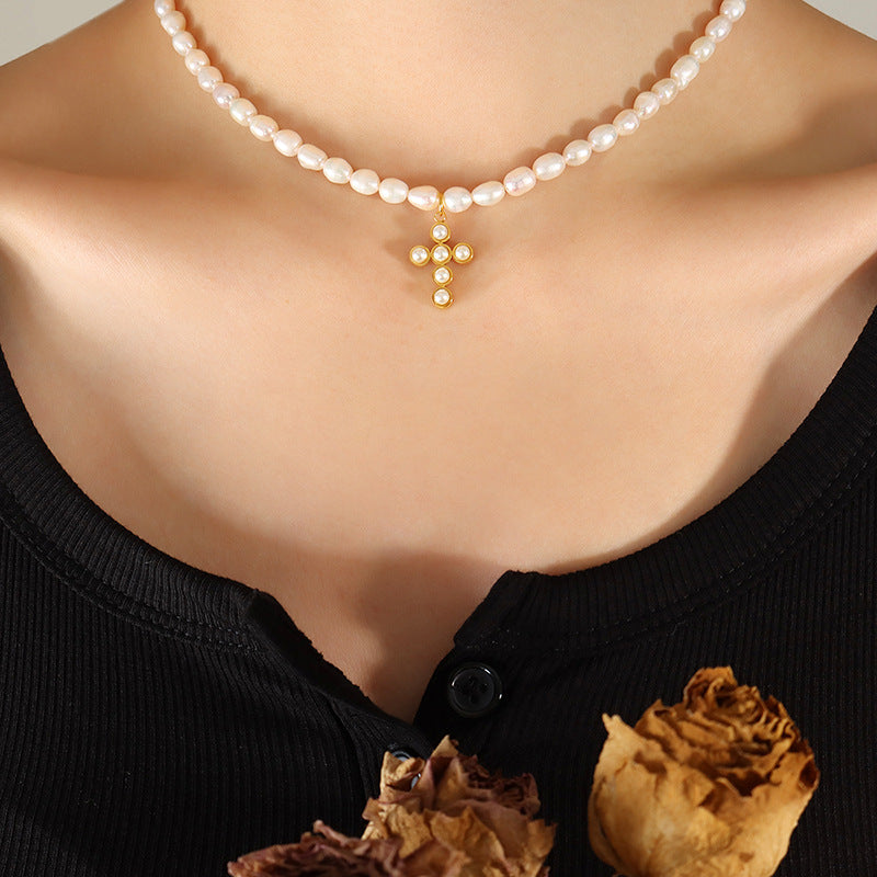 CROSS PENDANT PEARL NECKLACE