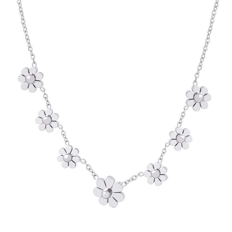 DAISY PENDANT NECKLACE