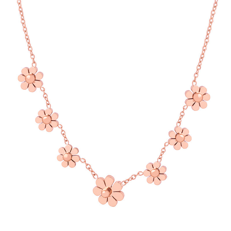 DAISY PENDANT NECKLACE