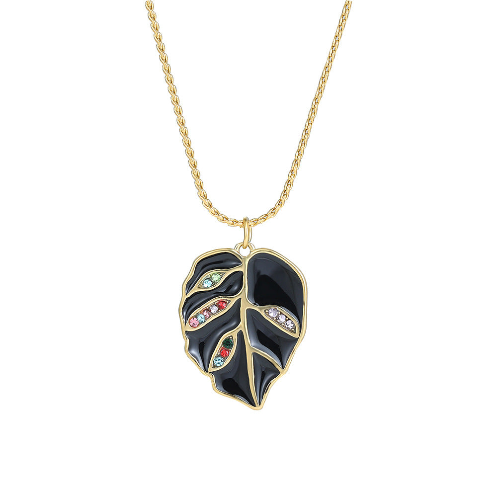 DARK LEAF NECKLACE