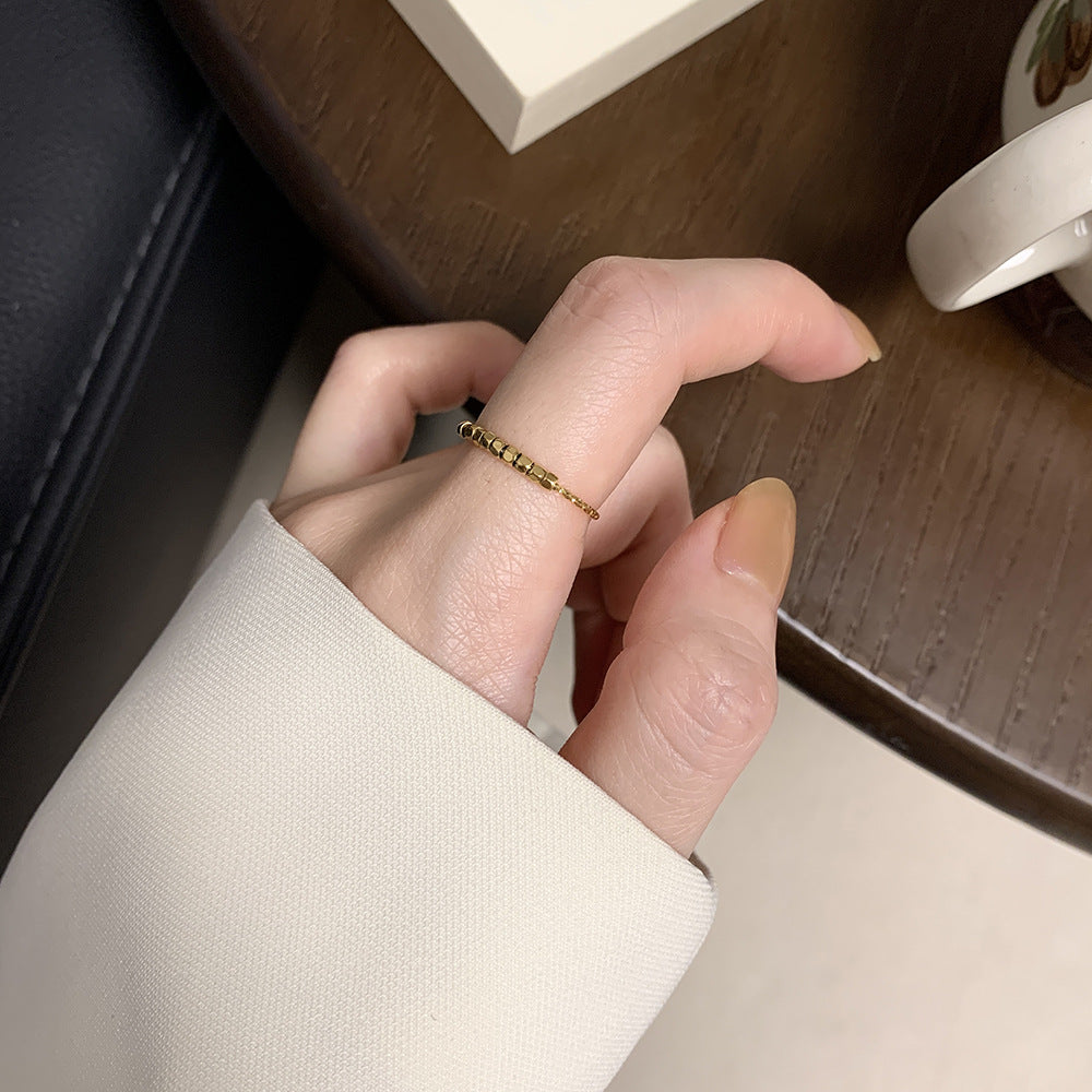 DELICATE HEXAGONAL CUBE RING