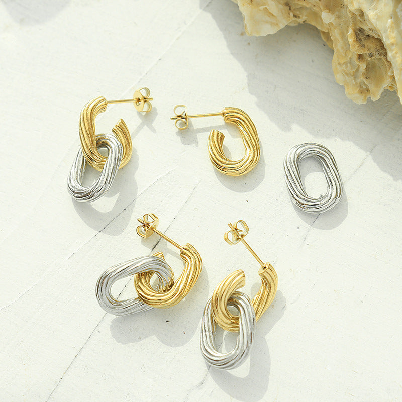 DOUBLE LAYERED OVAL EARRINGS WITH BUCKLE