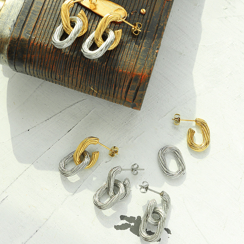 DOUBLE LAYERED OVAL EARRINGS WITH BUCKLE