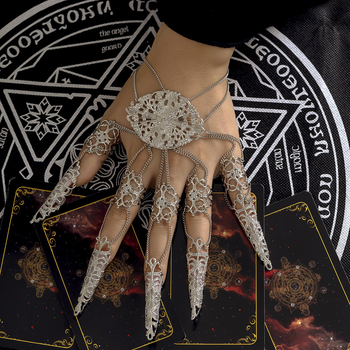 Dark style all-match personality finger chain