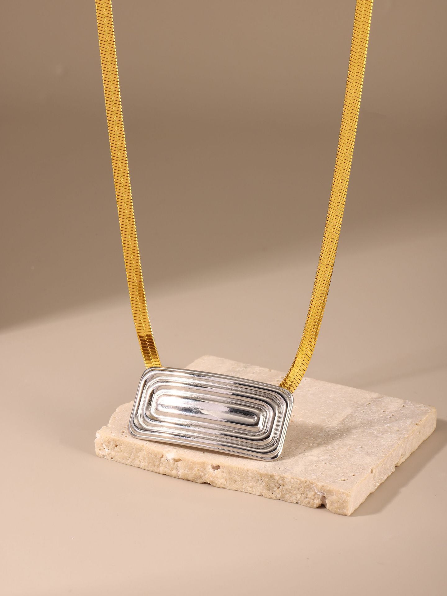 Design round square necklace