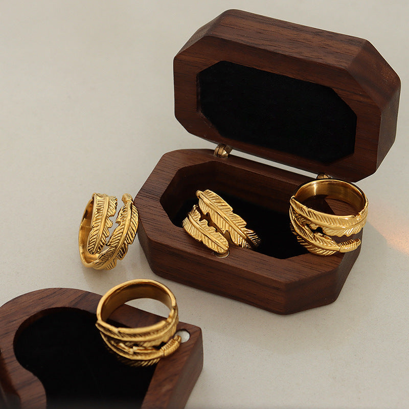 Double leaf shape ring