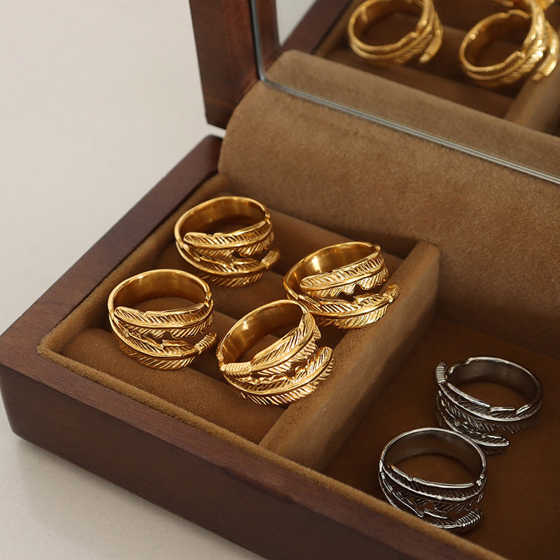 Double leaf shape ring