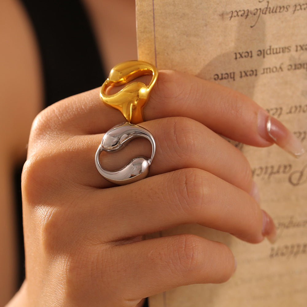 Double teardrop hollow round ring