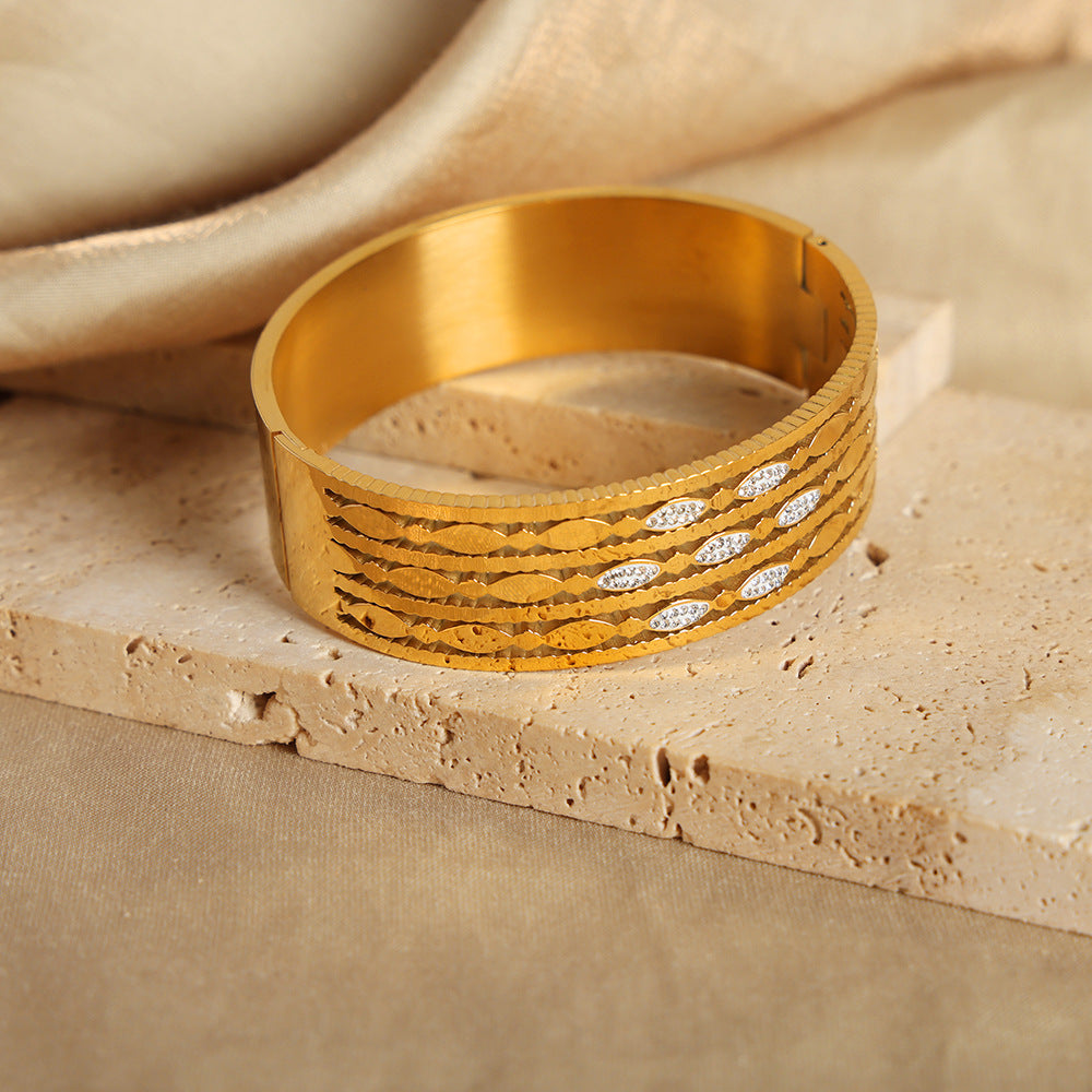 ELEGANT OVAL HOLLOW INLAID BRACELET