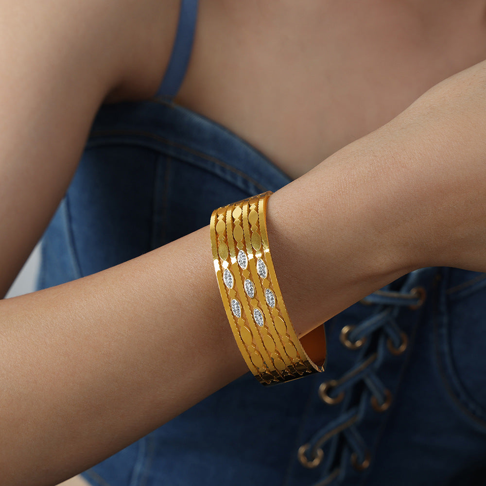 ELEGANT OVAL HOLLOW INLAID BRACELET