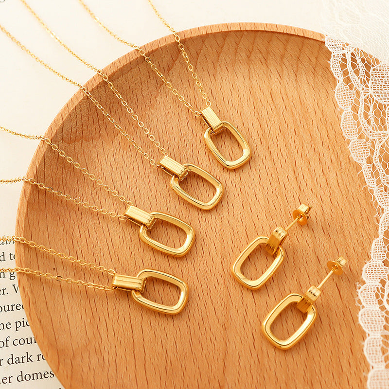 ELLIPTICAL PENDANT NECKLACE