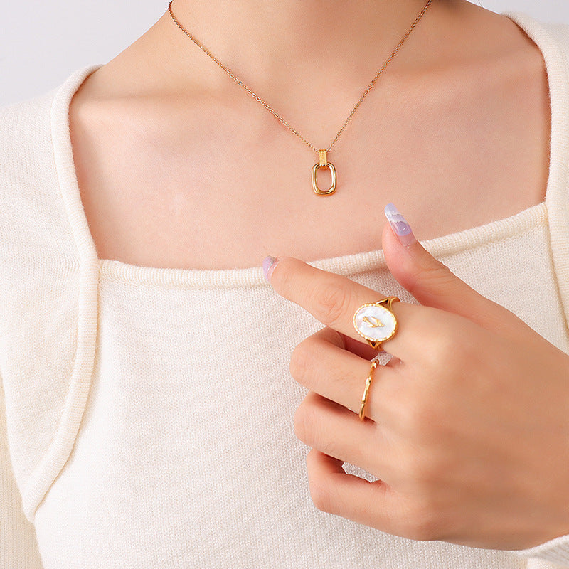 ELLIPTICAL PENDANT NECKLACE