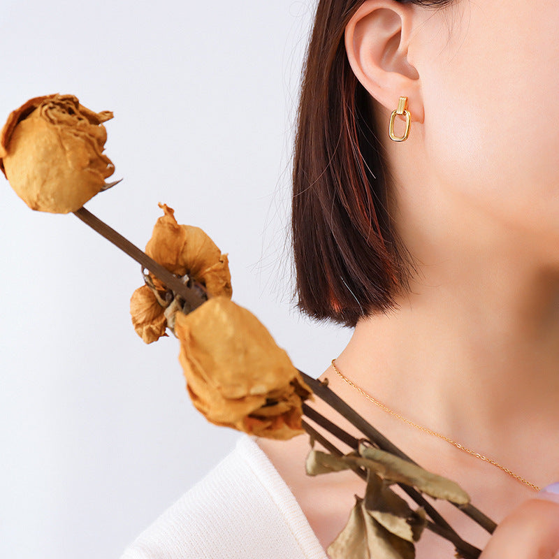 ELLIPTICAL PENDANT NECKLACE