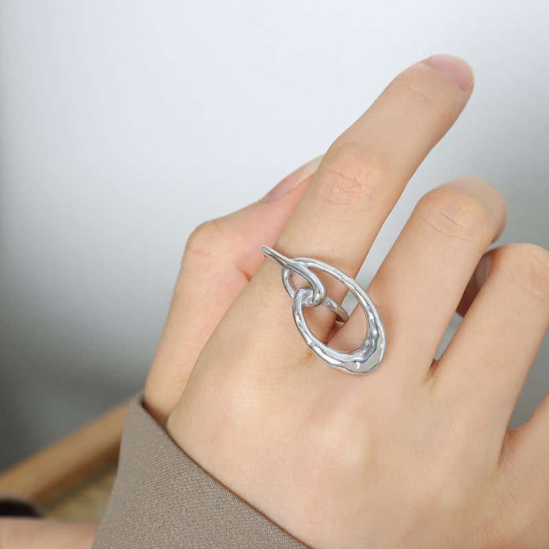 EXAGGERATED PLAIN RING