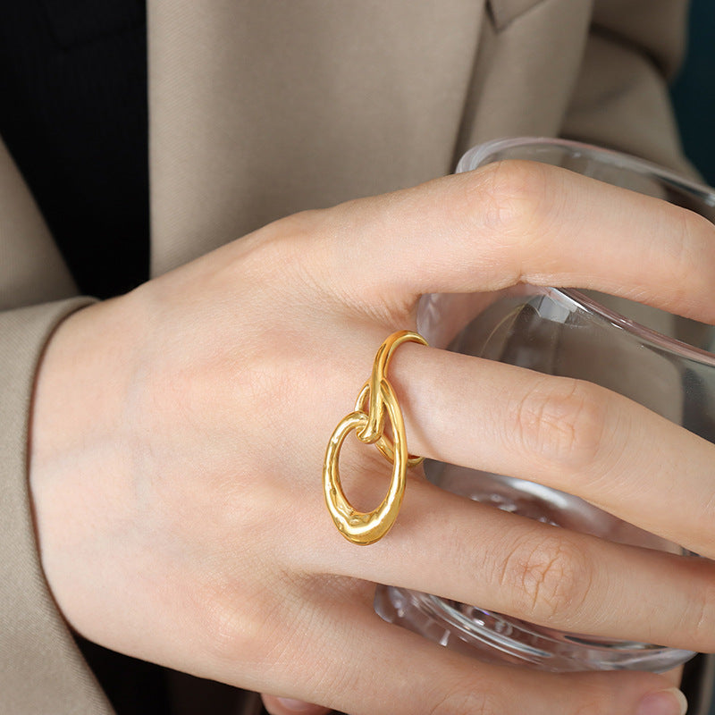 EXAGGERATED PLAIN RING