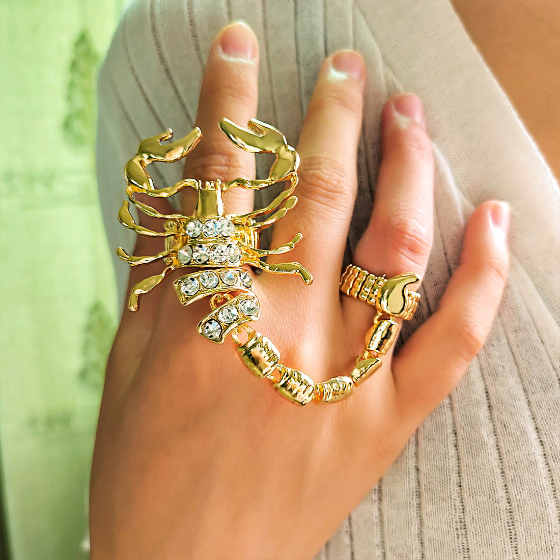 EXAGGERATED SCORPION ADJUSTABLE RING