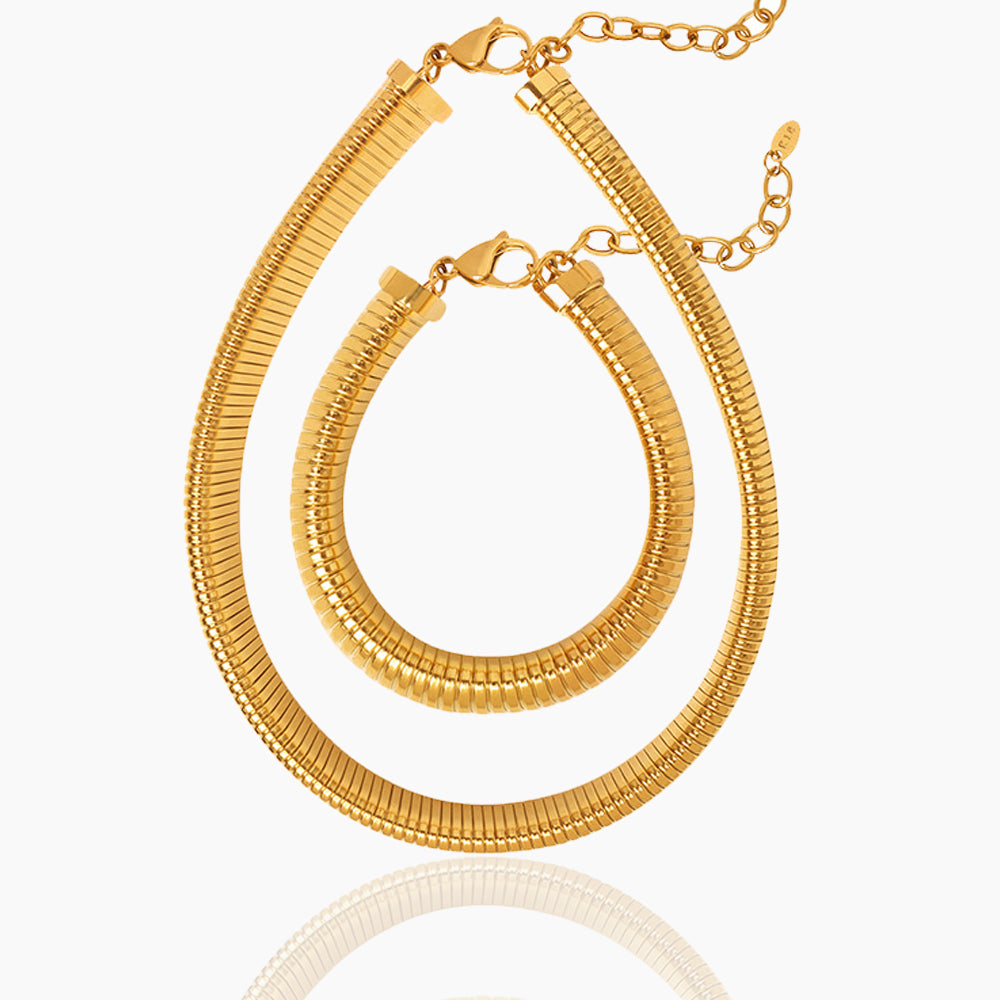 EXAGGERATED THREADED NECKLACE