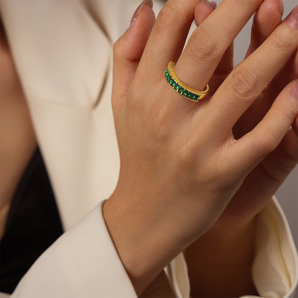 FAN SHAPED OPENING RING