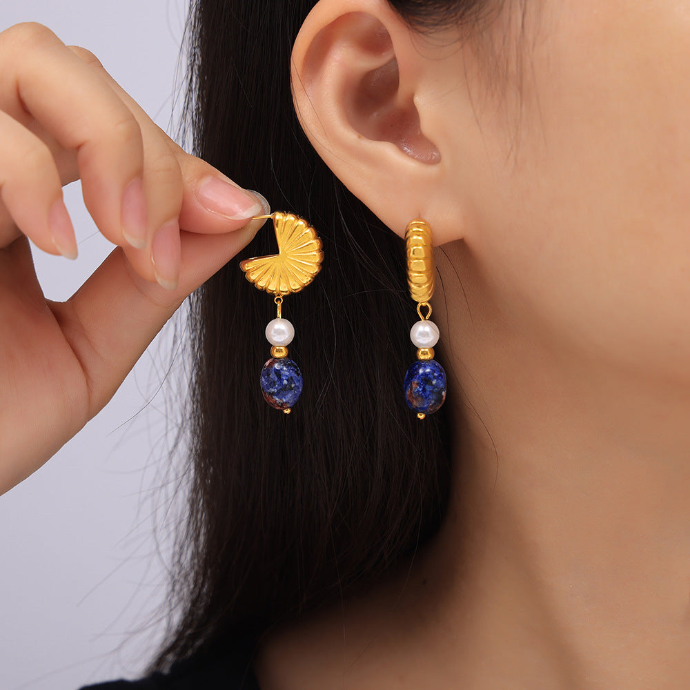 FAN SHAPED THREADED EARRINGS