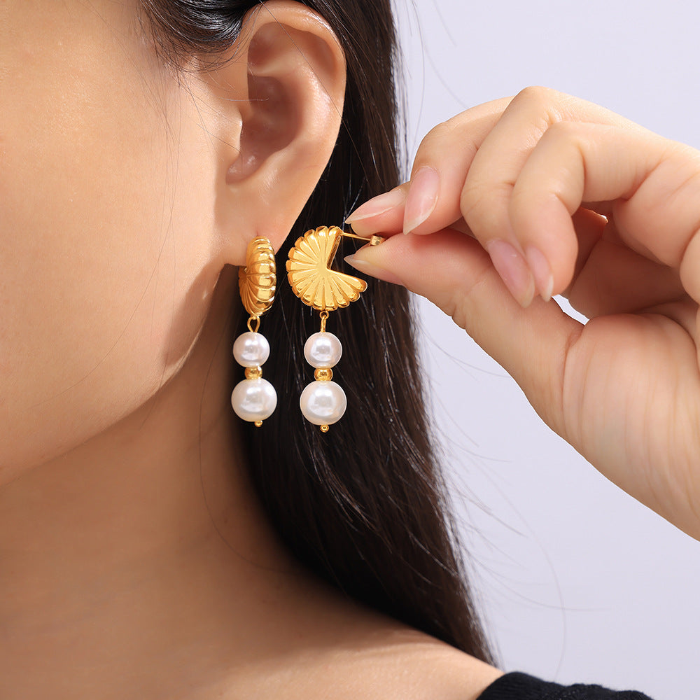 FAN SHAPED THREADED EARRINGS