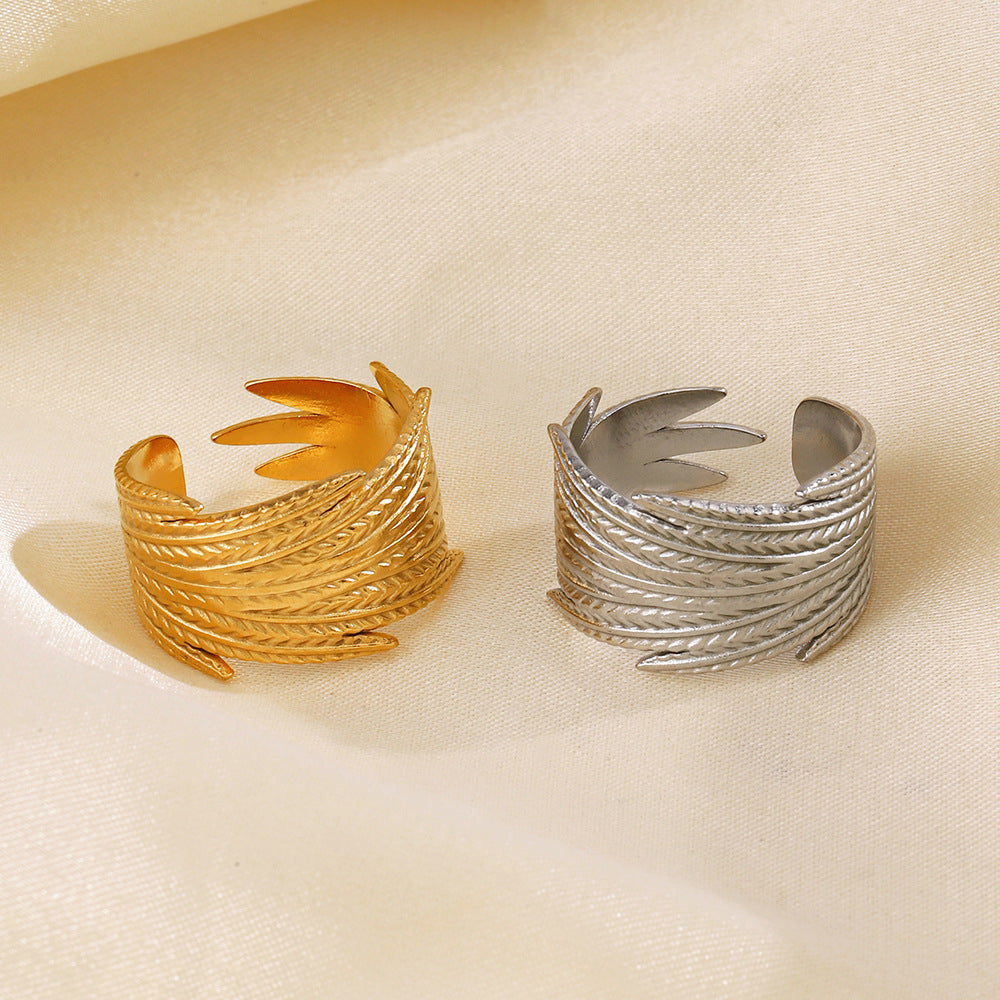 FEATHER RING