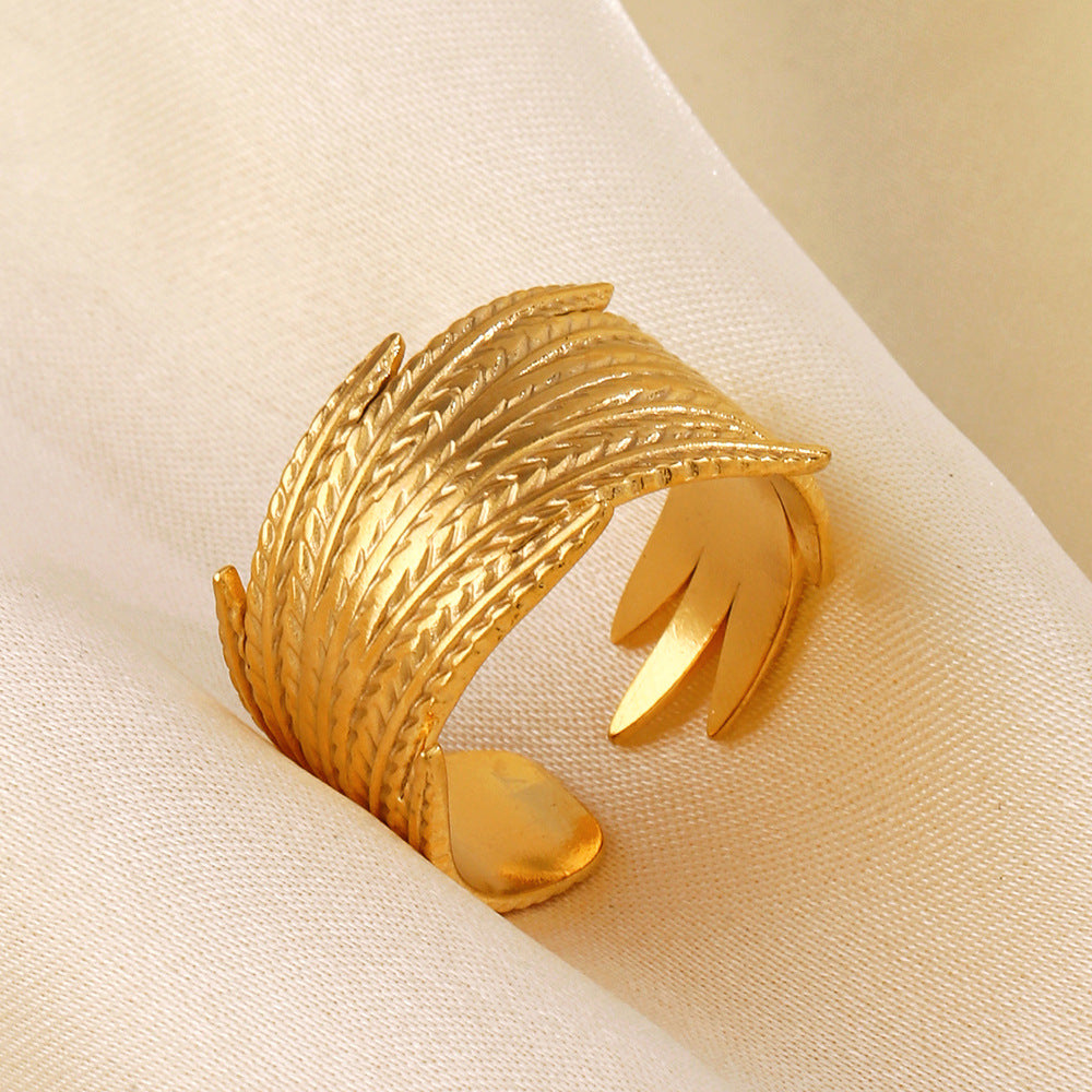 FEATHER RING