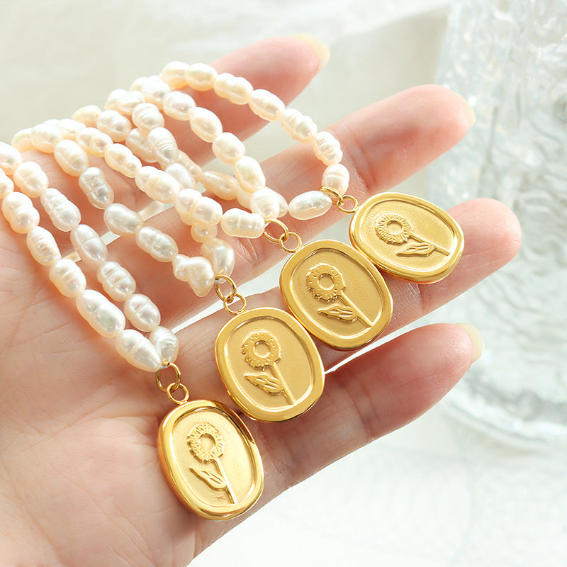 FLOWER PENDANT PEARL NECKLACE