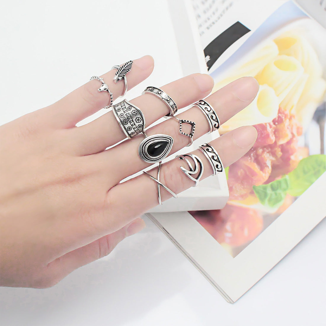 Fashionable retro diamond studded ring