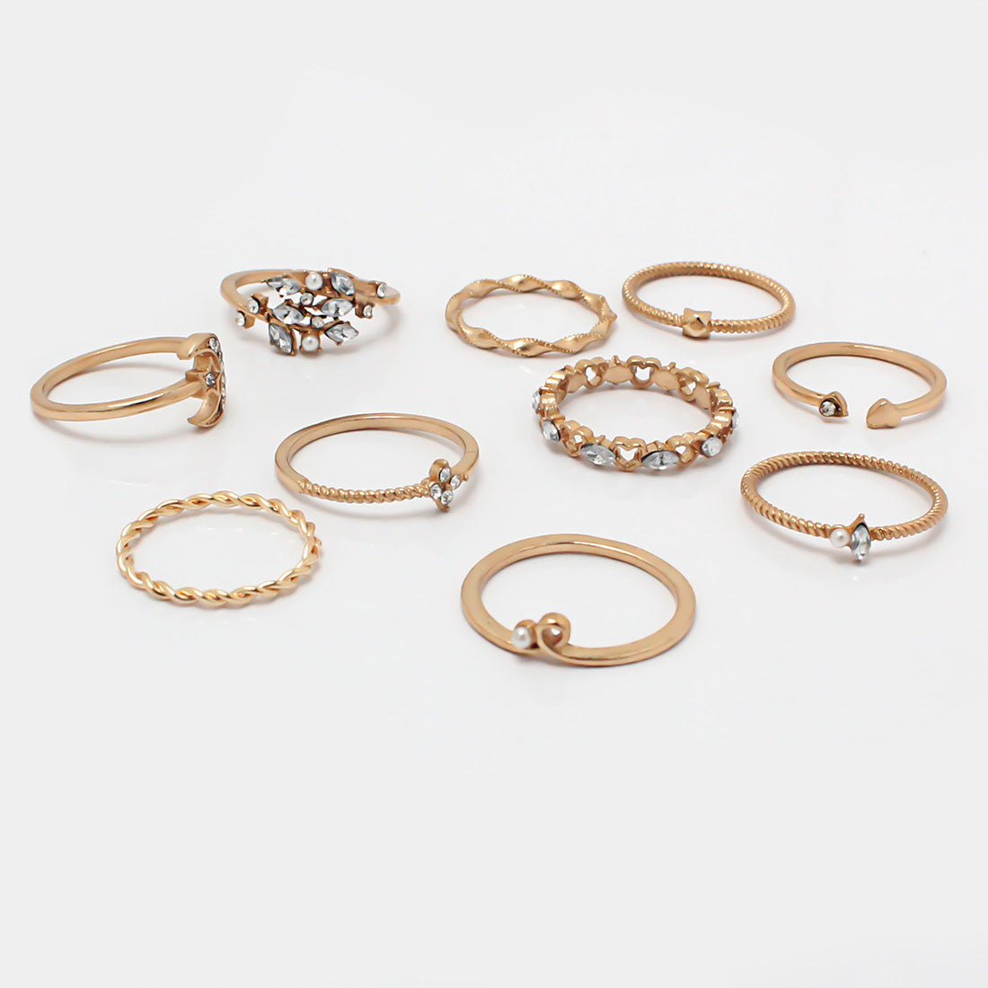 Fashionable retro diamond studded ring